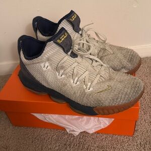 Nike LeBron 16’s